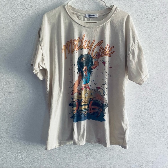Daydreamer Motley Crüe graphic band tee - Picture 2 of 10